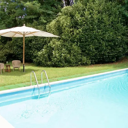 Sleeps 10 Pool